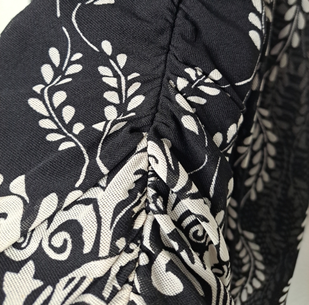 Susan Lawrence Faux Wrap Top Black White Paisley Floral Y2K Long Slv Ruched PM - Picture 12 of 15